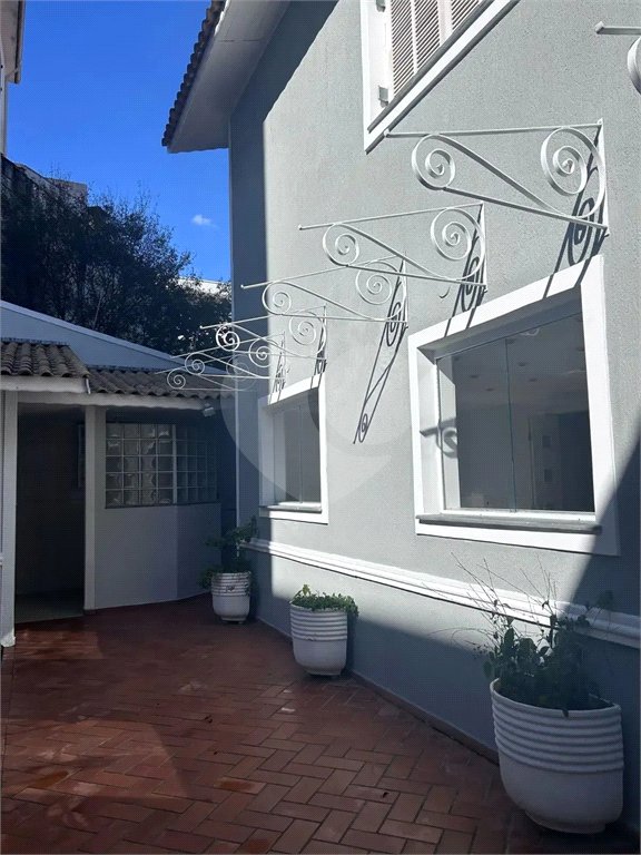 Sobrado à venda com 4 quartos, sendo 2 suítes, em Tremembé, São Paulo, SP