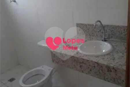 Casa à venda com 2 quartos, sendo 1 suíte, em Residencial Estoril, Taubaté, SP
