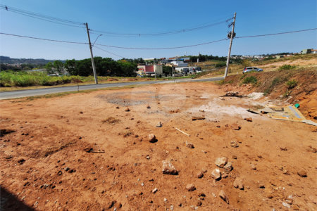 Terreno à venda com 1 suíte no condomínio Comercial Independência, Vinhedo - SP