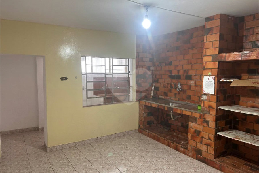 Sobrado à venda com 2 quartos em Vila Zat, São Paulo, SP