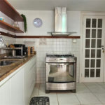 Casa em condomínio à venda com 5 quartos, sendo 3 suítes, em Bosque de Geribá, Armação dos Búzios, RJ