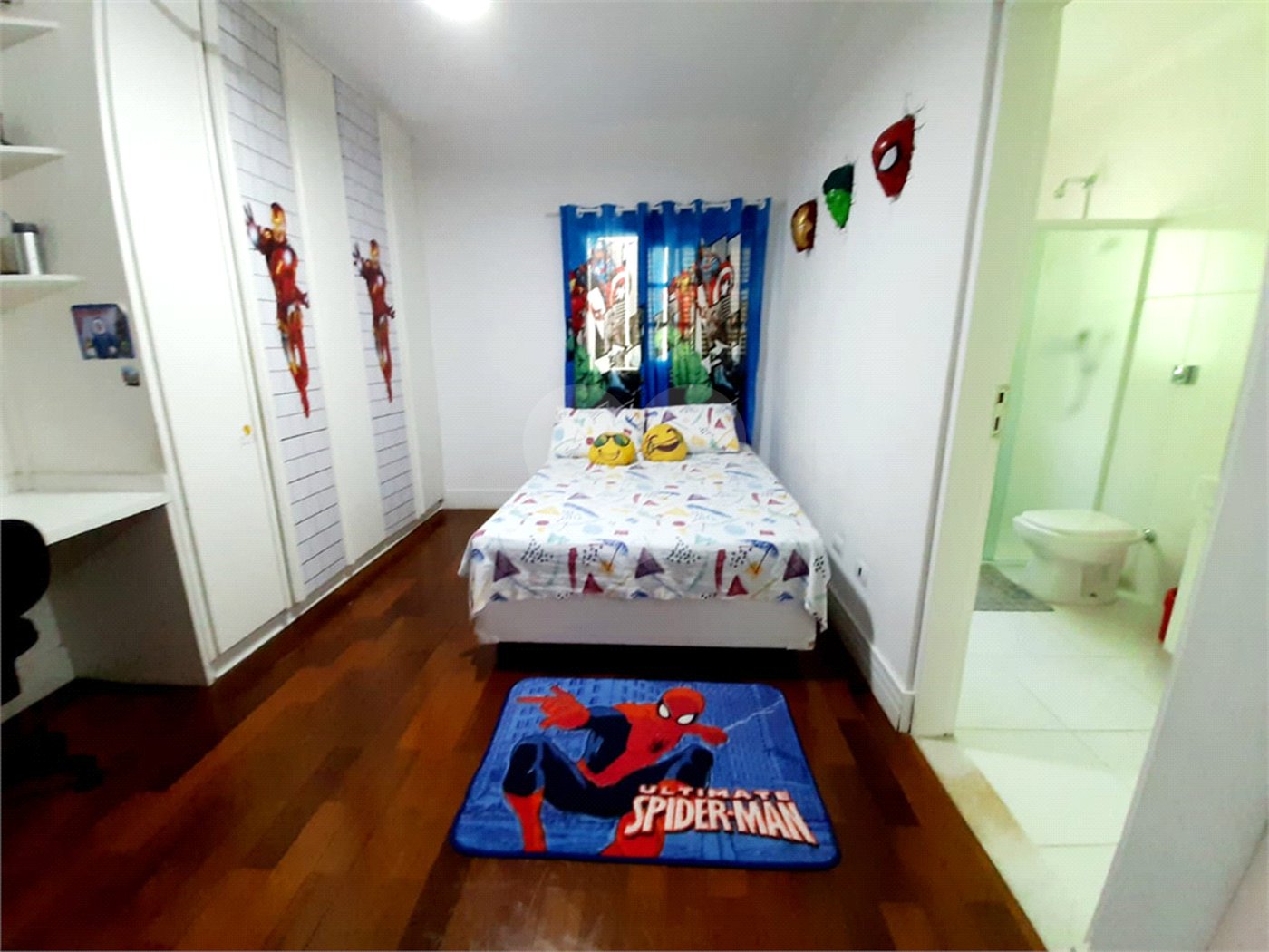 Sobrado à venda com 4 quartos, sendo 3 suítes, em Tremembé, São Paulo, SP