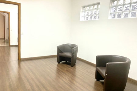 Casa à venda com 5 quartos, sendo 2 suítes, em Indianópolis, São Paulo, SP