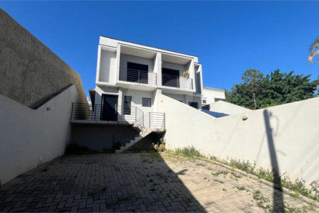 Sobrado à venda ou para alugar com 3 quartos, sendo 1 suíte, em Jardim dos Pinheiros, Atibaia, SP