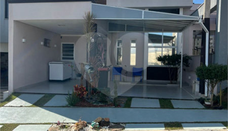 Casa à venda com 3 quartos, sendo 2 suítes,  no condomínio Vila Paraty, Indaiatuba - SP