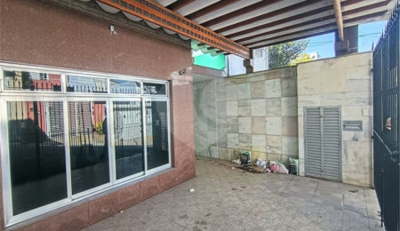 Sobrado à venda com 3 quartos em Chora Menino, São Paulo, SP