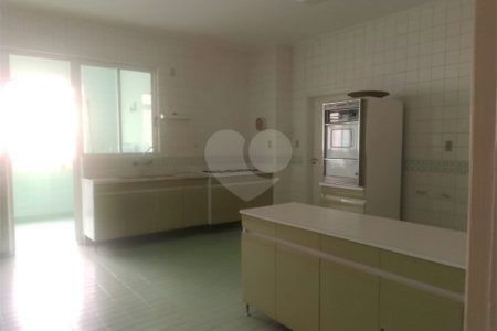 Apartamento à venda com 4 quartos, sendo 1 suíte, em República, São Paulo, SP
