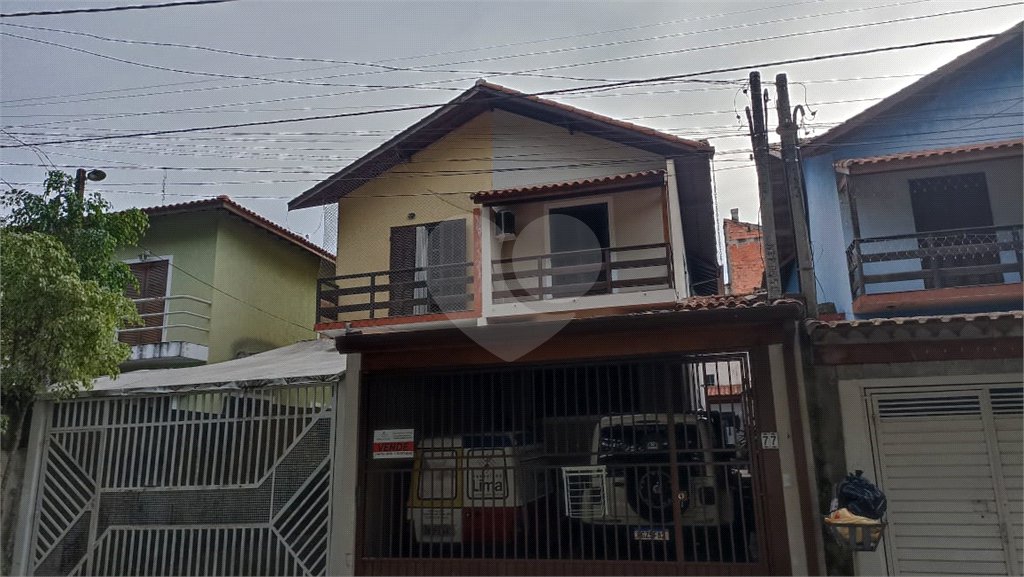 Sobrado à venda com 3 quartos, sendo 1 suíte, em Parque São George, Cotia, SP