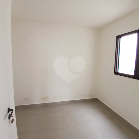 Apartamento à venda com 2 quartos em Vila dos Remédios, São Paulo, SP