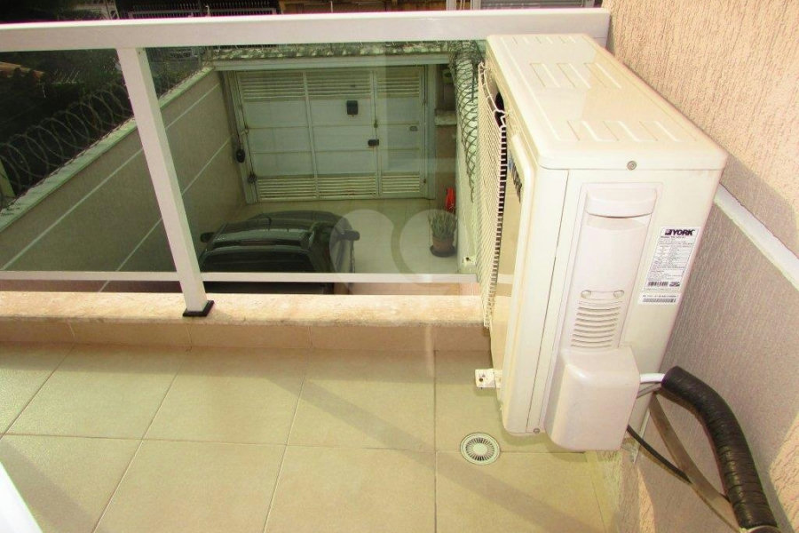 Sobrado à venda com 3 quartos, sendo 1 suíte,  em Vila Constança, São Paulo, SP