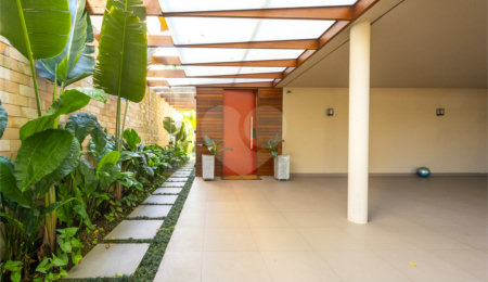 Casa à venda com 4 suítes no condomínio Vila Flora, São Paulo - SP