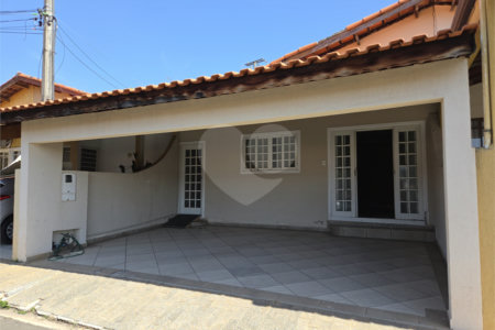 Casa à venda com 3 quartos, sendo 1 suíte, no condomínio Parque das Árvores, Sorocaba - SP