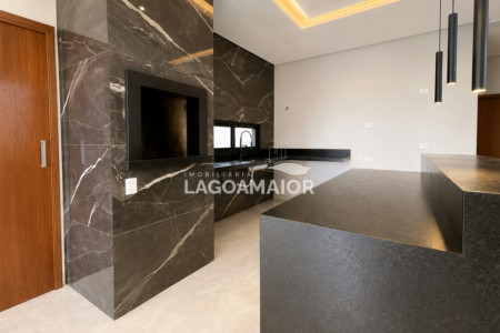 Casa à venda com 3 quartos no condomínio Residencial Costa Leste, Três Lagoas - MS
