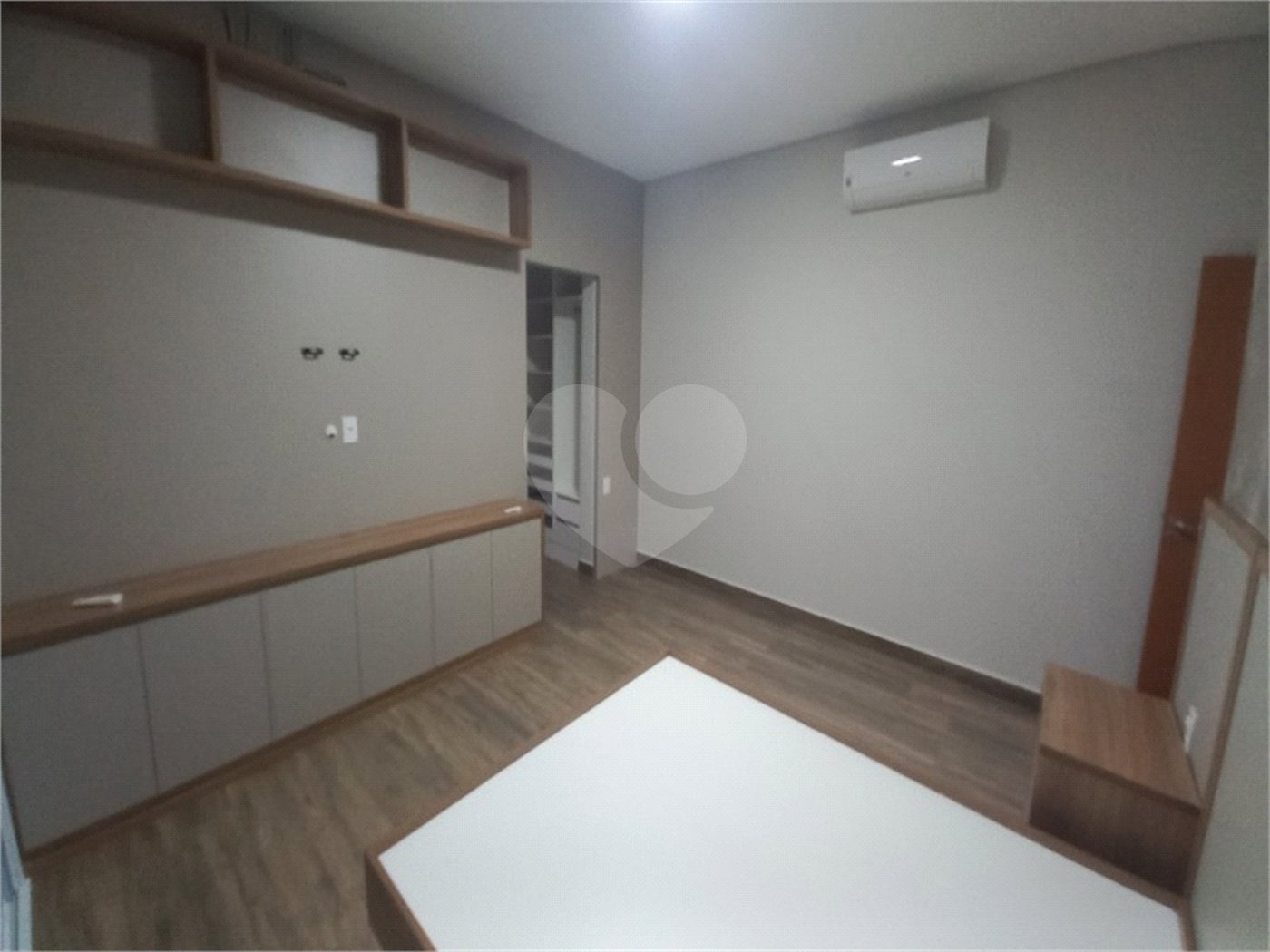 Casa à venda com 3 suítes no condomínio Piemonte, Indaiatuba - SP