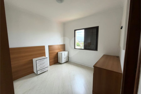 Apartamento à venda com 3 quartos, sendo 1 suíte, no Centro, Suzano, SP