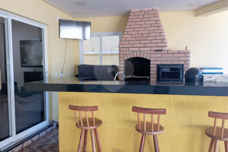 Casa à venda com 3 quartos, sendo 1 suíte, no condomínio Campos do Conde I, Paulínia - SP