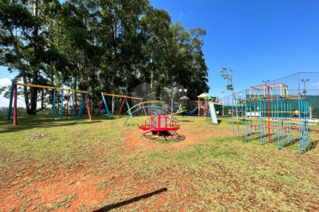 Casa à venda com 5 quartos, sendo 3 suítes, no condomínio Santa Teresa 1, Vinhedo - SP