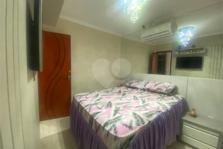 Casa à venda com 4 quartos, sendo 3 suítes, no condomínio Marc Ferez, Rio de Janeiro - RJ
