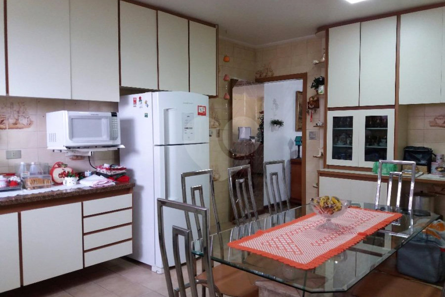 Sobrado à venda ou para alugar com 3 quartos, sendo 1 suíte, em Anália Franco, São Paulo, SP