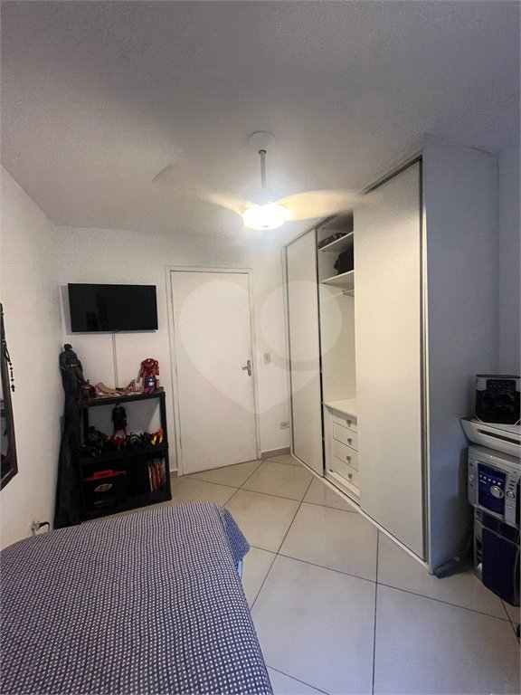 Casa à venda com 3 quartos, sendo 1 suíte, no condomínio Residencial Villagio Vitória, Guarulhos - SP