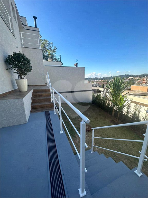 Sobrado à venda com 3 quartos, sendo 1 suíte, em Jardim do Lago, Atibaia, SP