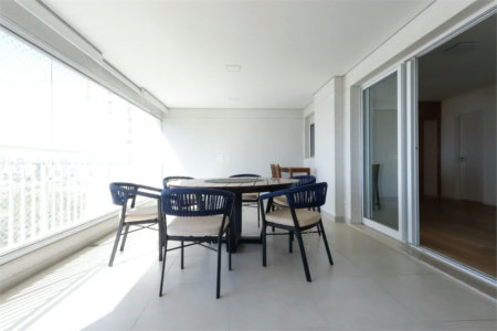Apartamento à venda com 3 suítes em Vila Anastácio, São Paulo, SP