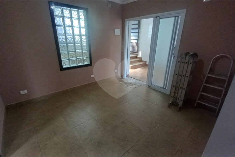 Sobrado à venda com 4 quartos, sendo 2 suítes, em Tremembé, São Paulo, SP