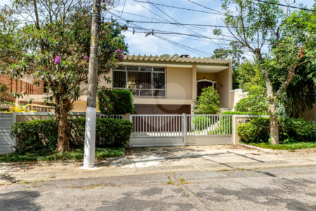 Casa de Vila à venda com 3 quartos, sendo 1 suíte, em Alto da Boa Vista, São Paulo, SP