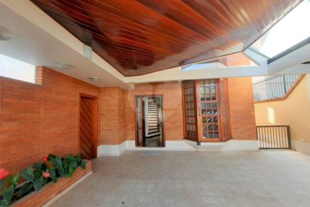 Sobrado à venda com 4 quartos, sendo 2 suítes, em Granja Julieta, São Paulo, SP