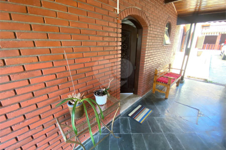 Casa à venda com 3 quartos, sendo 1 suíte,  em Parque Santa Rosa, Suzano, SP