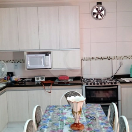 Casa à venda com 4 quartos, sendo 2 suítes,  em Jardim Terezópolis, Guarulhos, SP