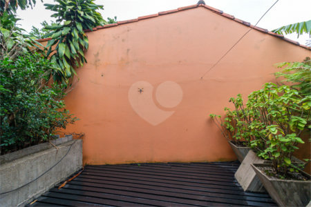 Casa à venda com 4 quartos, sendo 2 suítes, em Jardim Prudência, São Paulo, SP