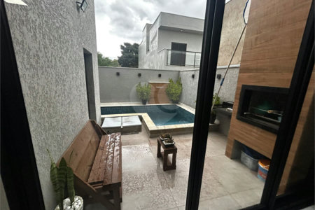 Casa à venda com 2 quartos, sendo 1 suíte,  no condomínio Lago dos Ipês, Itapetininga - SP