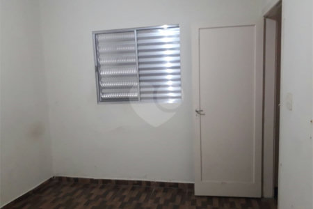 Casa Térrea à venda com 4 quartos, sendo 1 suíte, em Vila Constança, São Paulo, SP