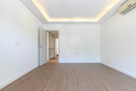 Casa à venda com 4 suítes no condomínio Vila Alba, São Paulo - SP