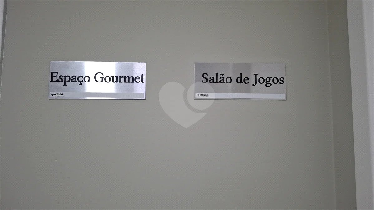 Apartamento com 2 vagas no Campo Belo