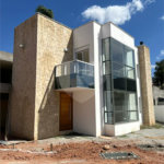 Residencial Tremembe Casa Linda - 255 mts - 04 dormit sendo 02 suites , 5 wcs - 04 vagas