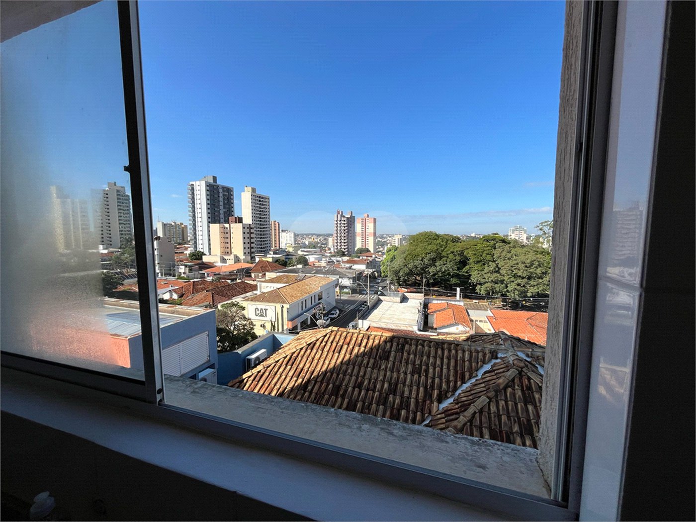 Apartamento mobiliado com 2 dormitórios sendo 1 suíte