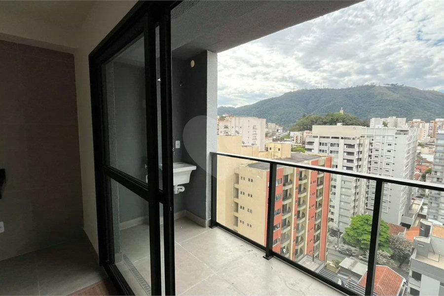 Apartamento à venda com 2 quartos, sendo 1 suíte, no Centro, Poços de Caldas - MG