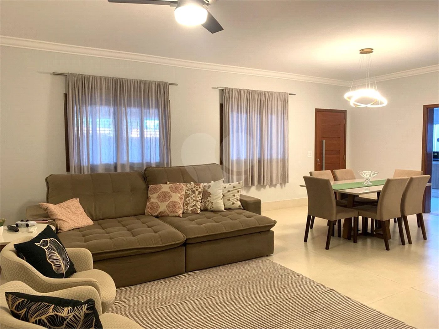 Linda Casa à Venda no Bairro Santa Rosa, na cidade de Piracicaba-SP.
