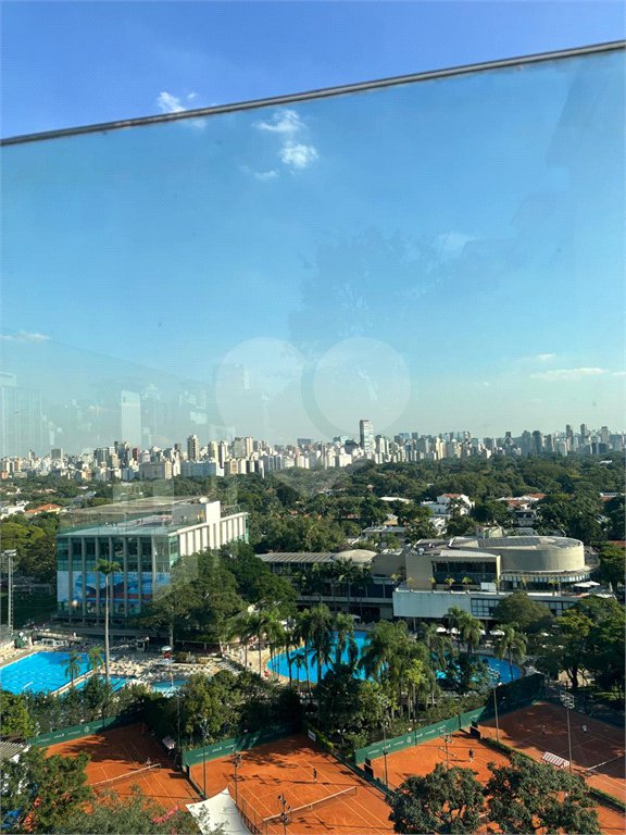 Apartamento à venda com 3 quartos, sendo 1 suíte, em Cerqueira César, São Paulo, SP