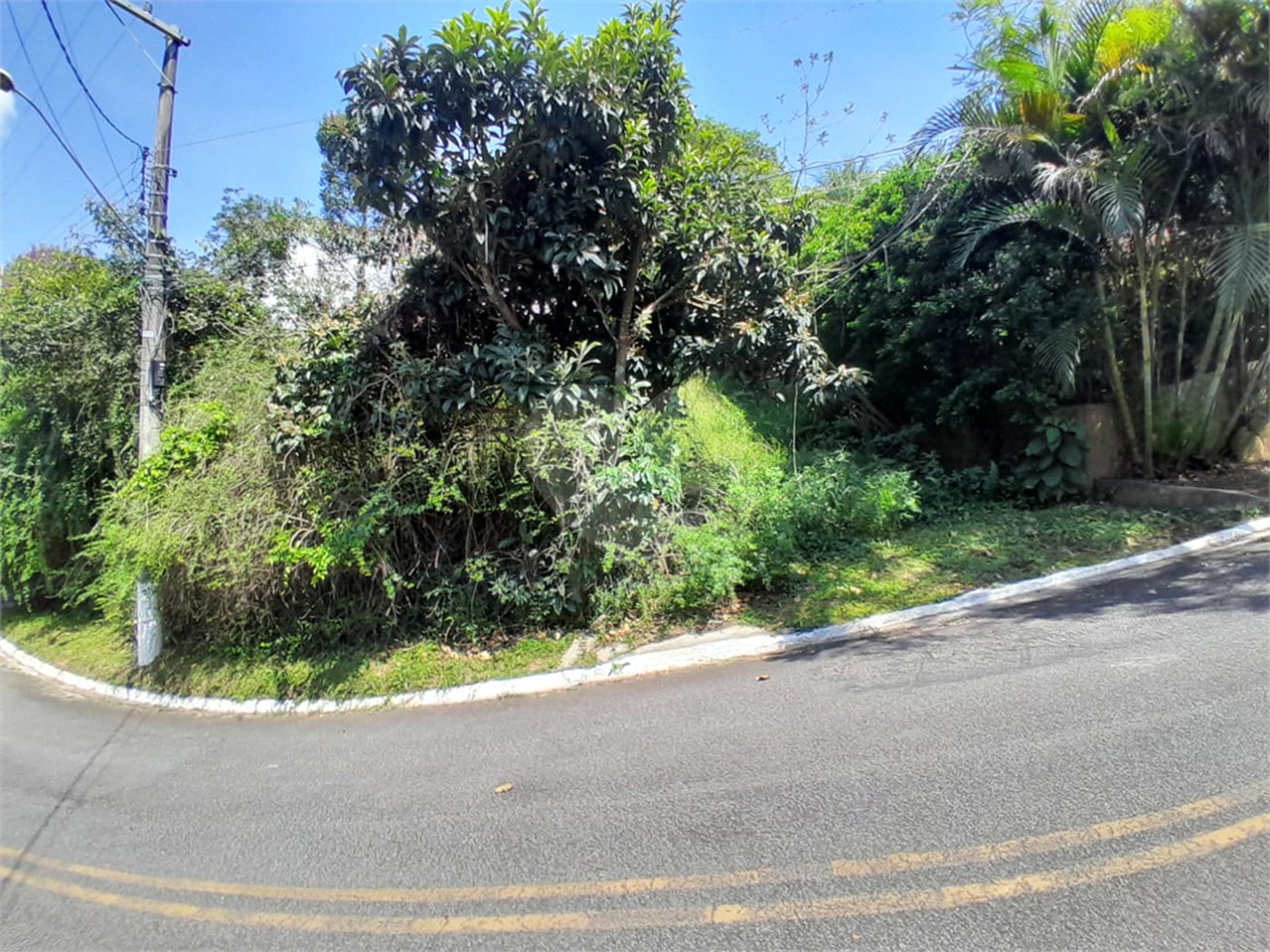 Terreno à venda no condomínio Suíça da Cantareira, Mairiporã - SP
