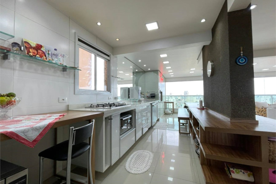 Apartamento à venda com 3 suítes em Santa Teresinha, São Paulo, SP