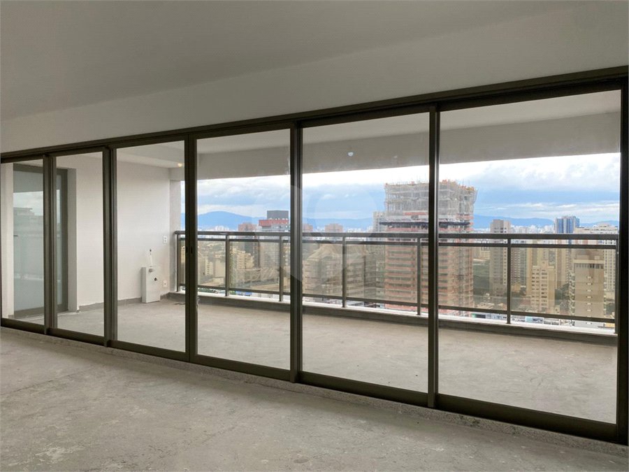 Apartamento à venda com 4 quartos, sendo 2 suítes,  em Perdizes, São Paulo, SP
