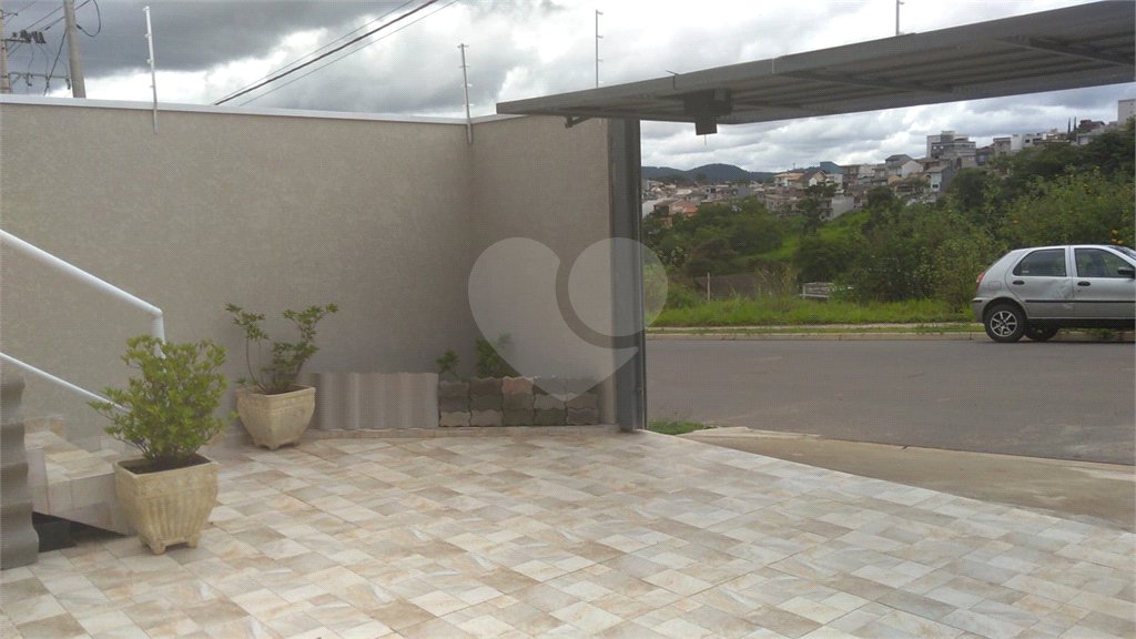 Casa Térrea à venda com 3 quartos, sendo 1 suíte,  em Jardim Estância Brasil, Atibaia, SP
