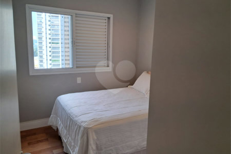 Apartamento à venda com 3 quartos, sendo 1 suíte, em Chácara Santo Antônio, São Paulo, SP