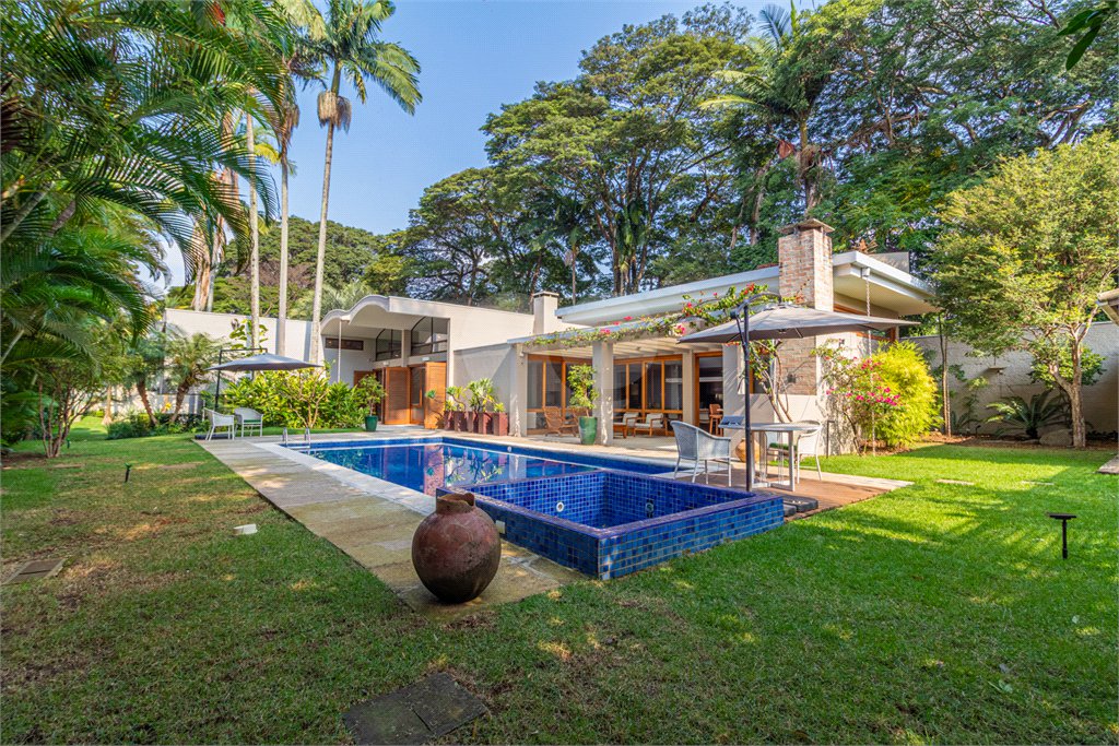 Casa à venda com 4 suítes em Campo Belo, São Paulo, SP