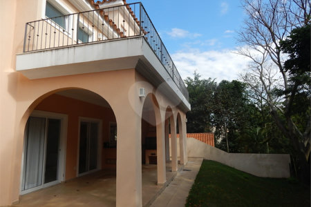 Casa à venda com 3 suítes no condomínio Recanto dos Paturis, Vinhedo - SP