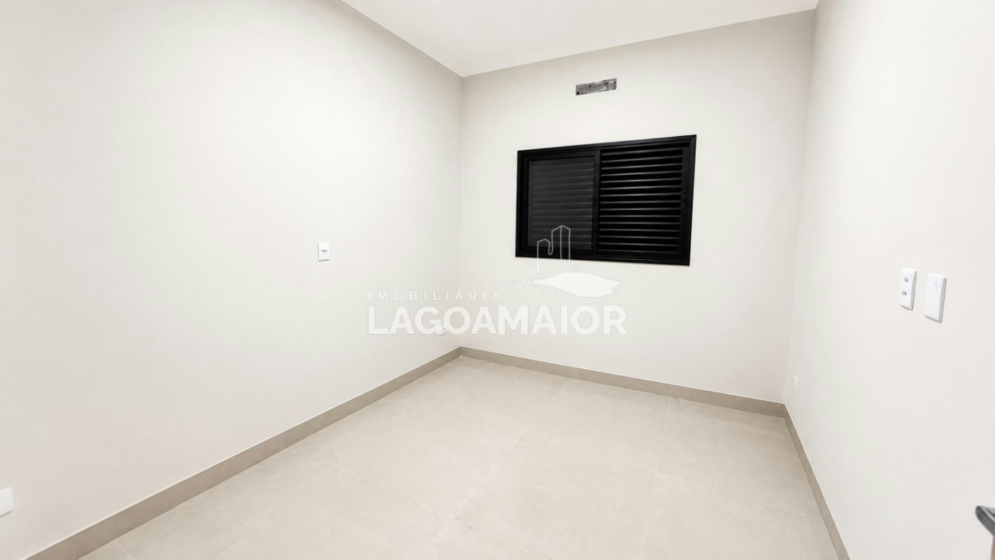 Casa à venda com 3 quartos, sendo 1 suíte,  em Jardim dos Ipês, Três Lagoas, MS