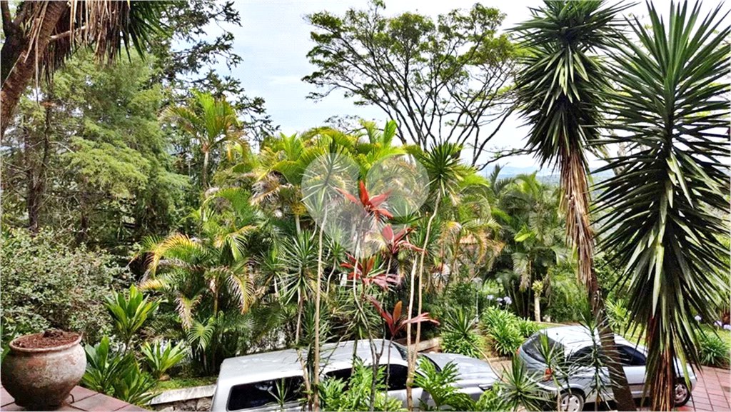 Casa à venda com 6 quartos, sendo 3 suítes, em Serra da Cantareira, Mairiporã, SP